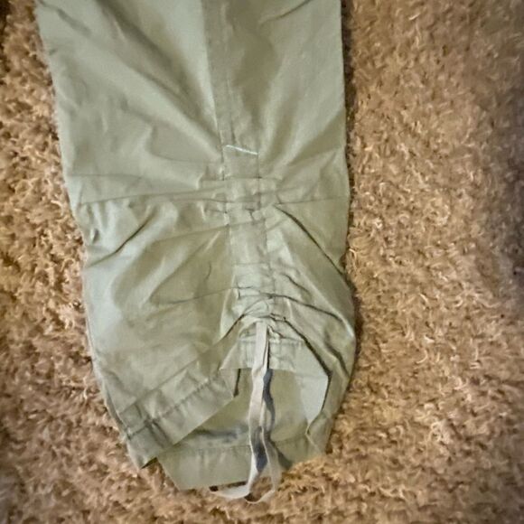 American Eagle khaki green Capri pants size 4 - Picture 4 of 4